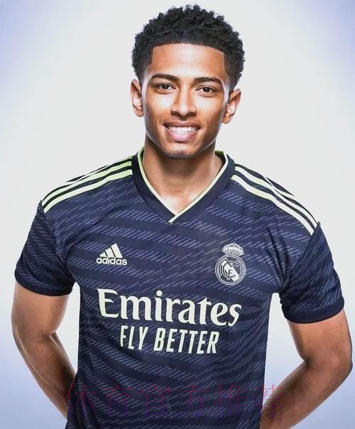 西媒:皇马计划7月为贝林厄姆支付1亿欧的转会费